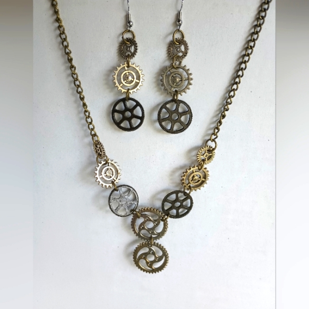 Steampunk necklace and earrings set